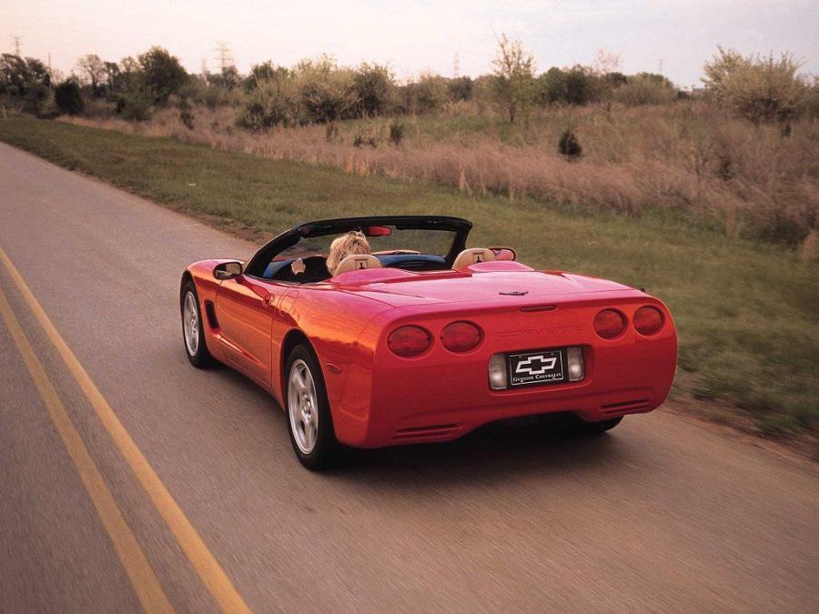  Chevrolet Corvette Convertible 1998 года  (фото 11 из 16)